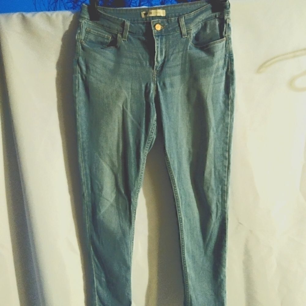 Levis